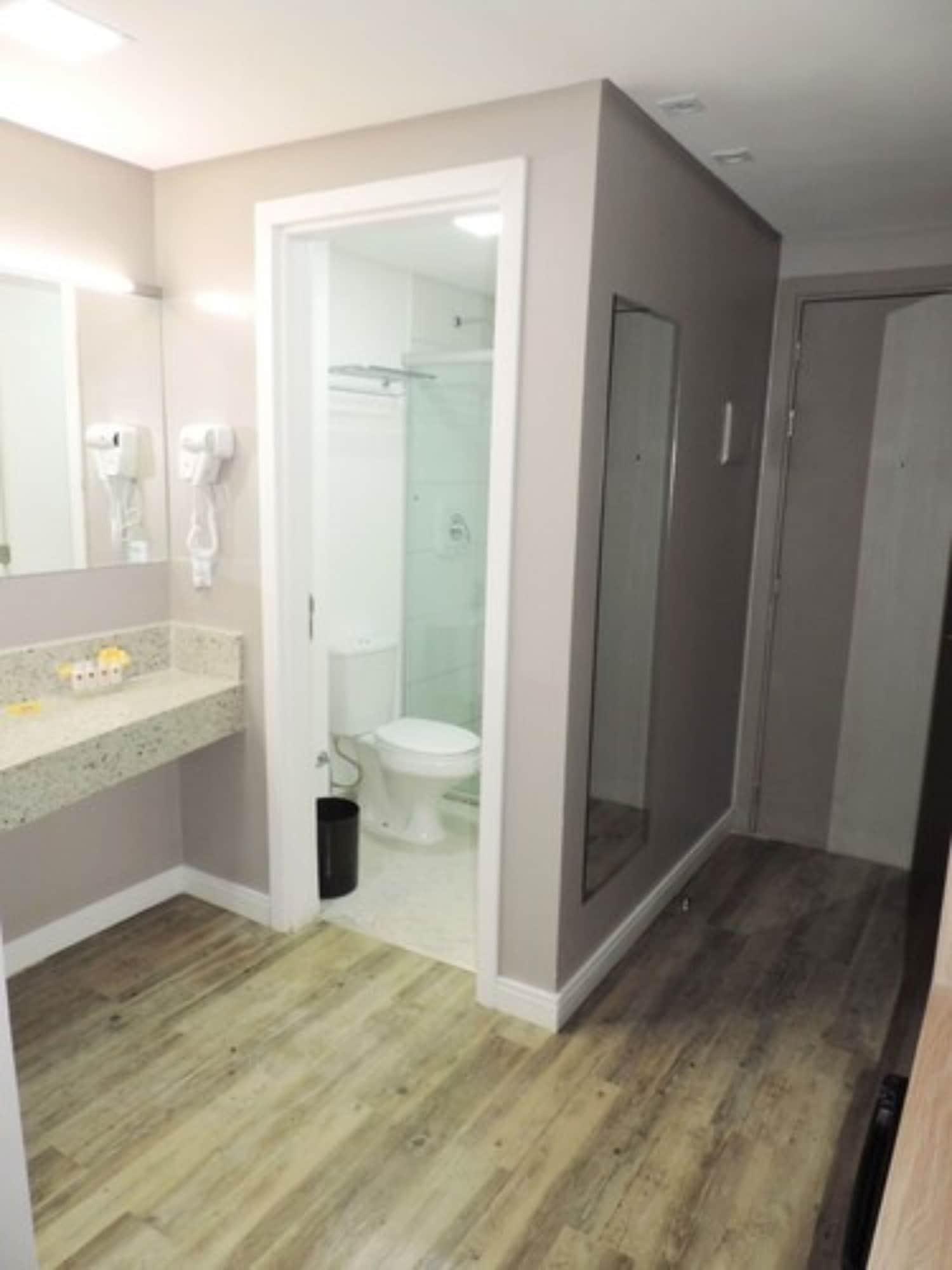Comfort Hotel 3*